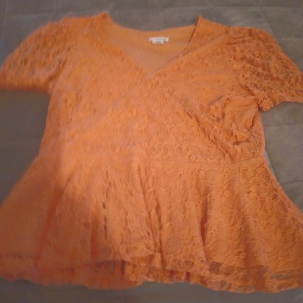 Women shirts - Picture 1 of 11